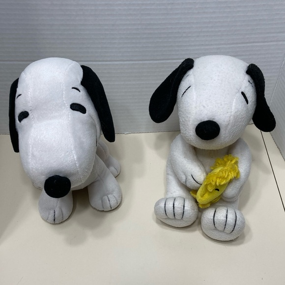 Hallmark Snoopy and Woodstock Lot of 2 Peanuts Plush Stuffed Animals Huggable - Picture 1 of 15